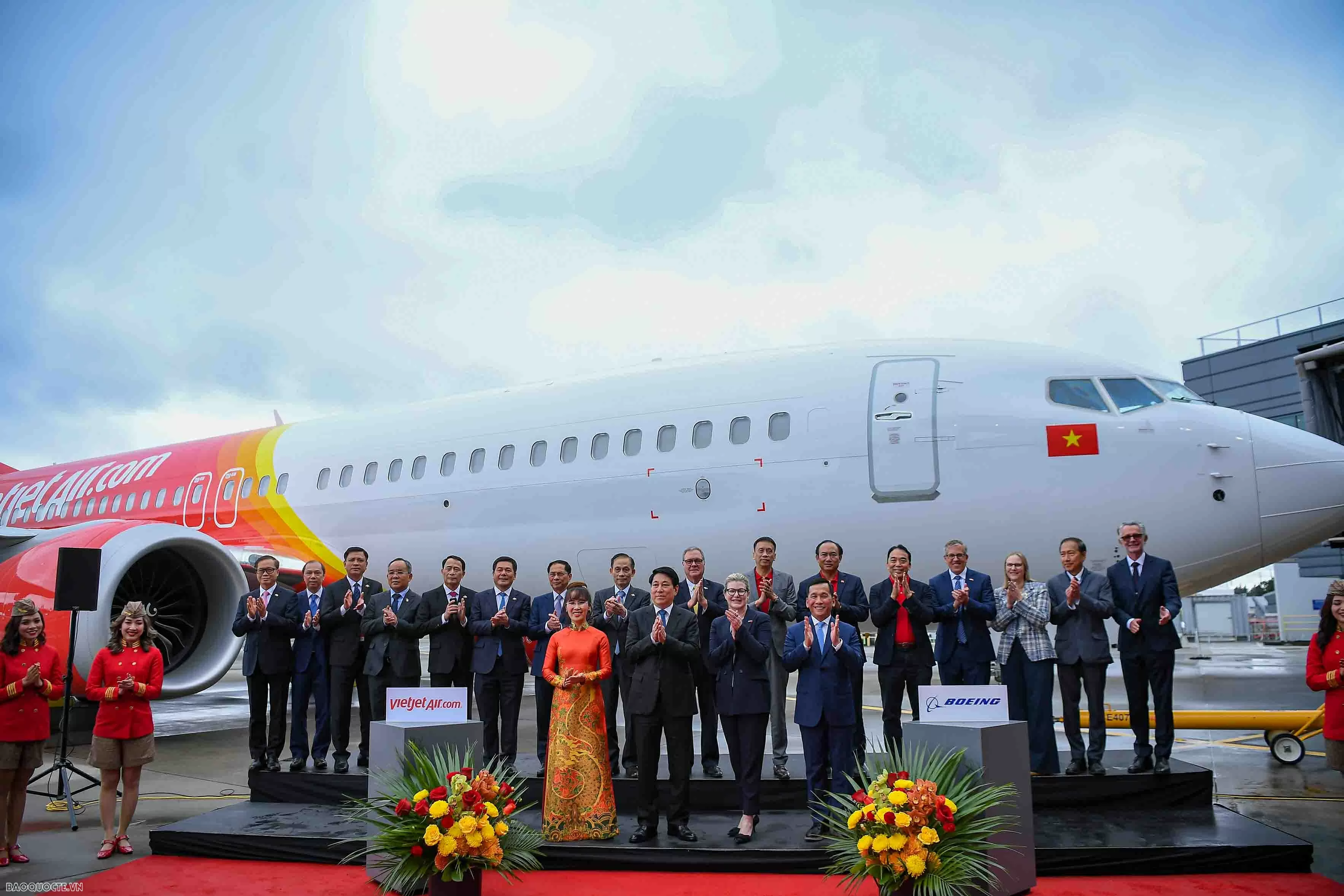 President Luong Cuong attends Boeing–Vietjet aircraft handover in Seattle