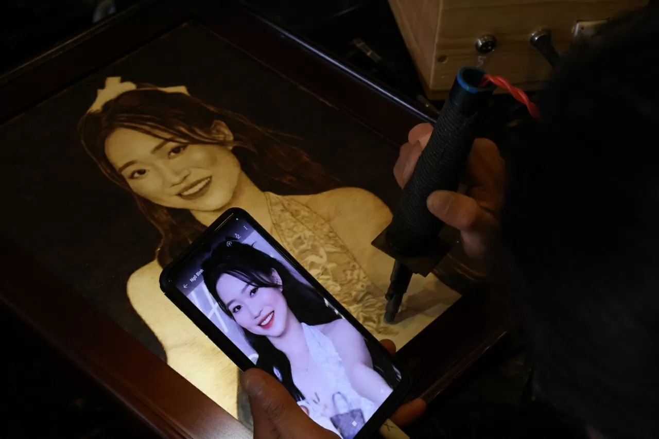 Artist Ngo Binh ignites passion amidst Da Lat's Mountain Town