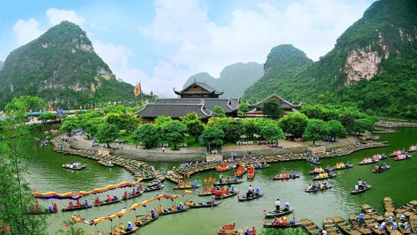 Vietnam embraces World Tourism Day 2025