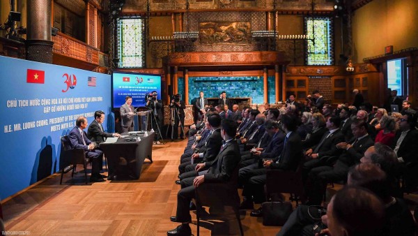 President Luong Cuong meets American friends, highlights reconciliation and healing