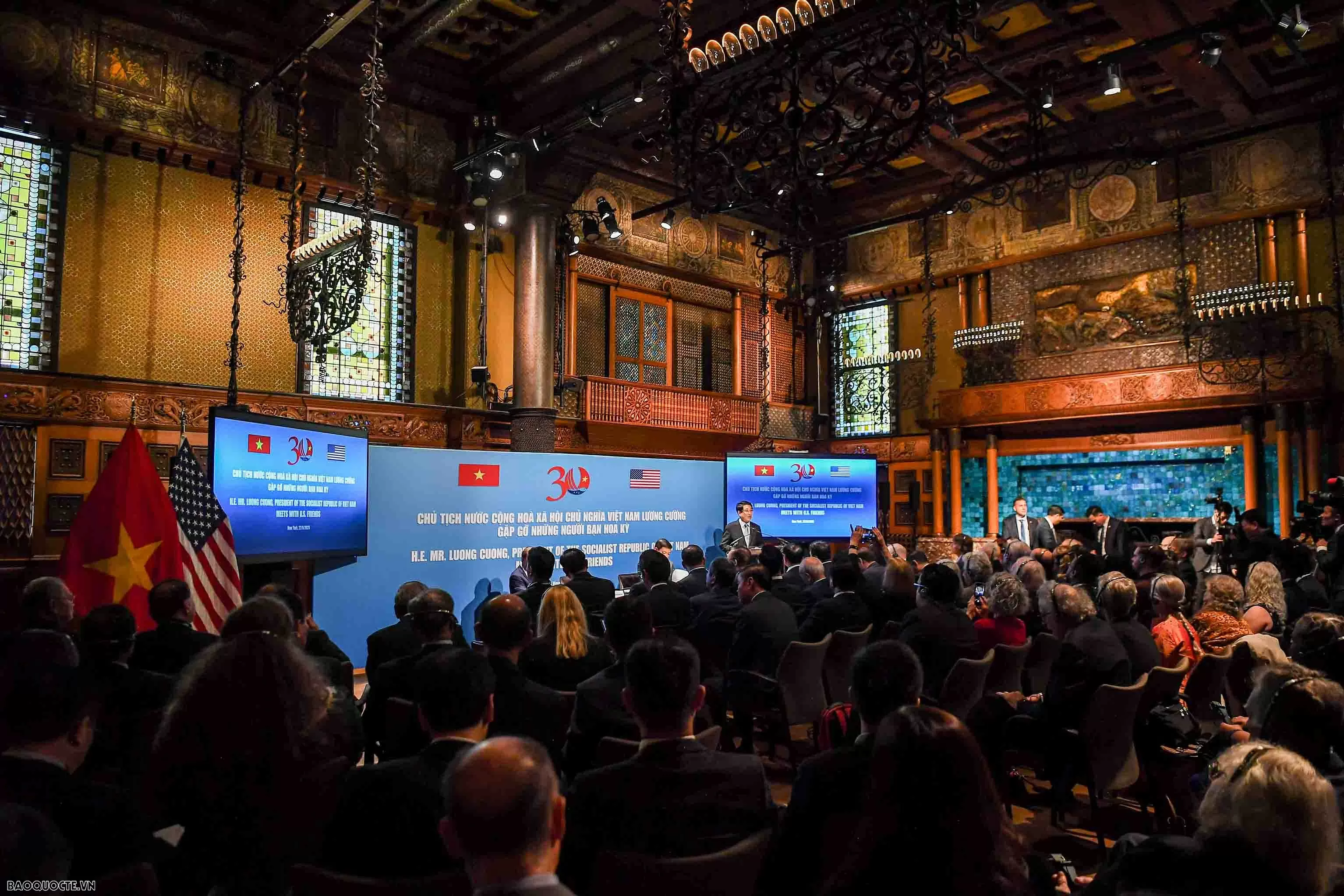 President Luong Cuong meets American friends, highlights reconciliation and healing