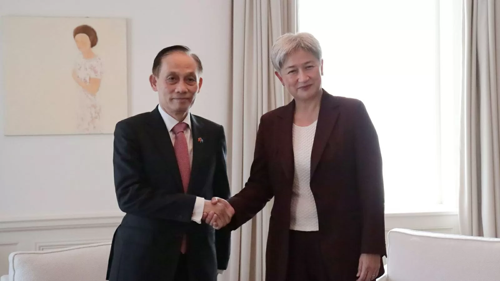 Acting Foreign Minister Le Hoai Trung meets Australian Foreign Minister Penny Wong