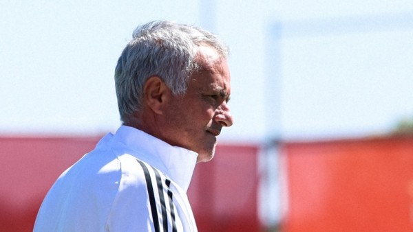 HLV Mourinho gây bất ngờ, lên kế hoạch tái hợp Benzema