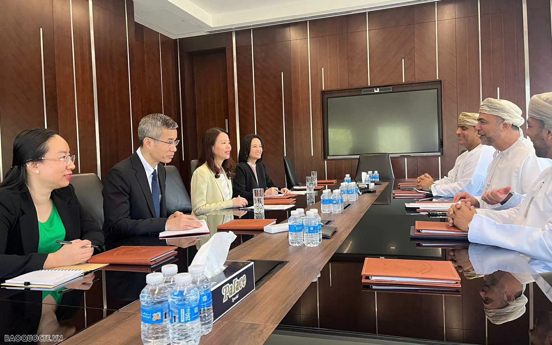 Vietnam seeks to strengthen comprehensive cooperation with Oman: Deputy FM Nguyen Minh Hang Vietnam seeks to strengthen comprehensive cooperation with Oman: Deputy FM Nguyen Minh Hang