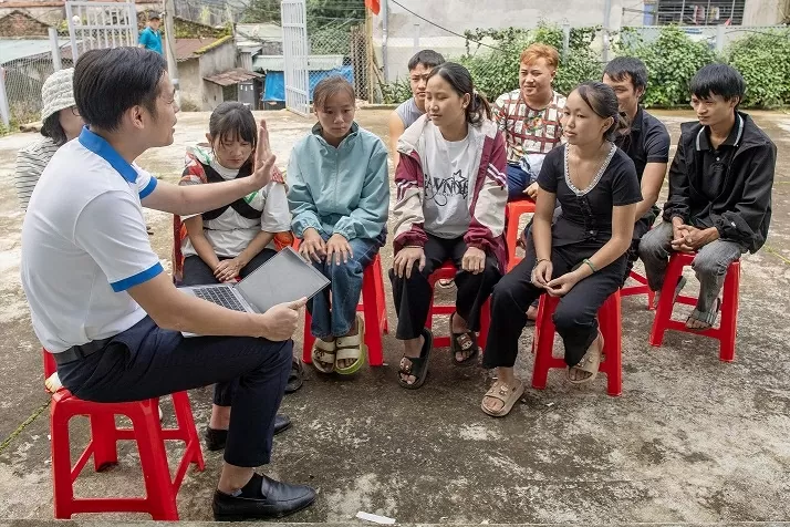 Hmong woman inspires ethnic minority youth community Hmong woman inspires ethnic minority youth community