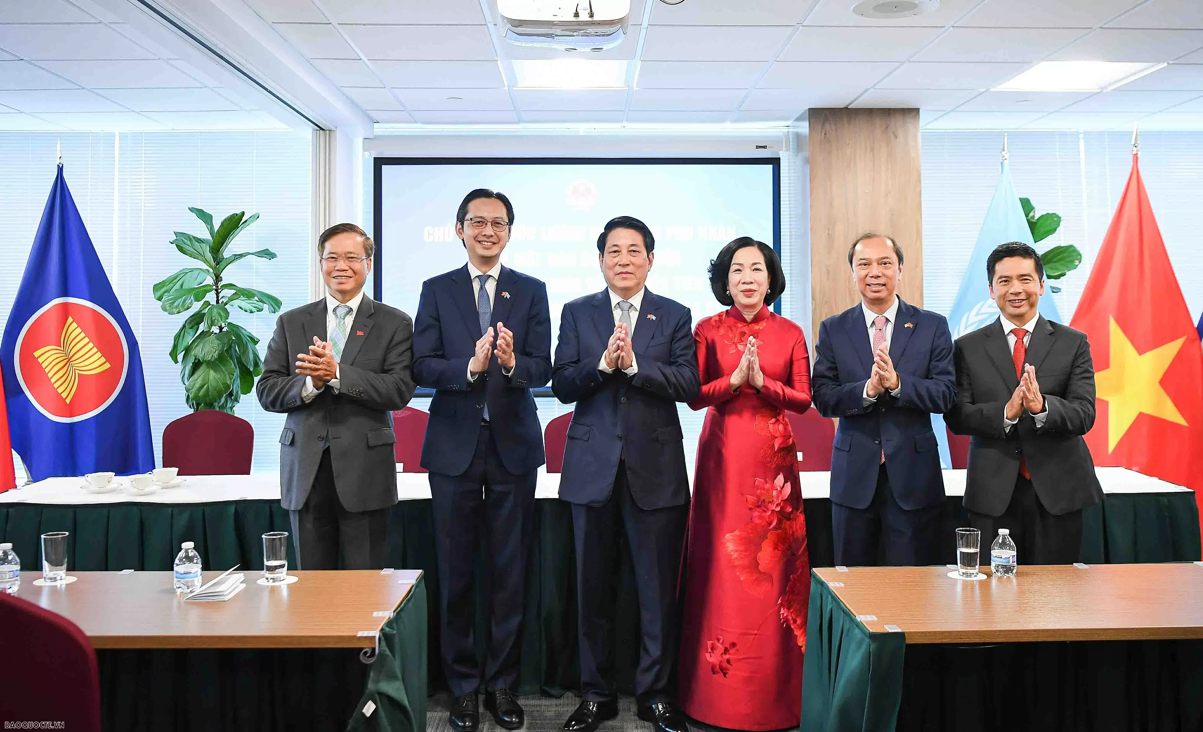 President Luong Cuong meets with representatives of Vietnamese missions, community in US