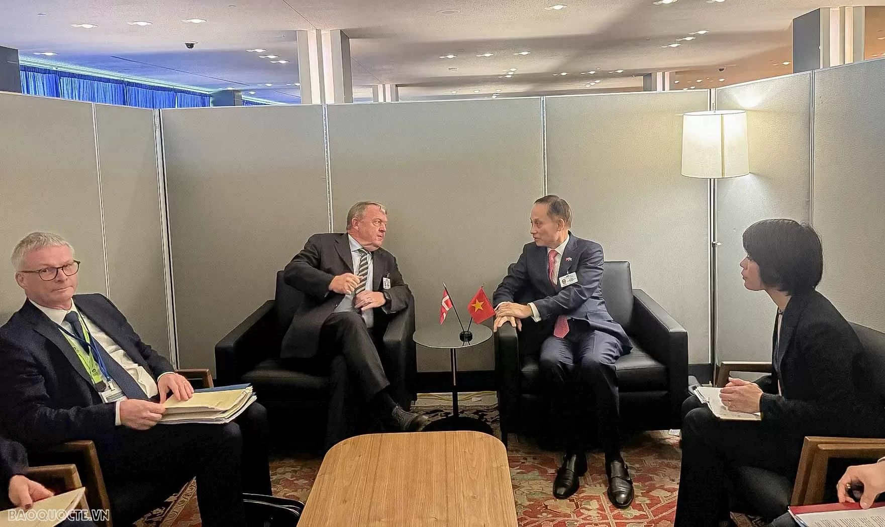 Acting Foreign Minister Le Hoai Trung meets Danish Foreign Minister Lars Løkke Rasmussen