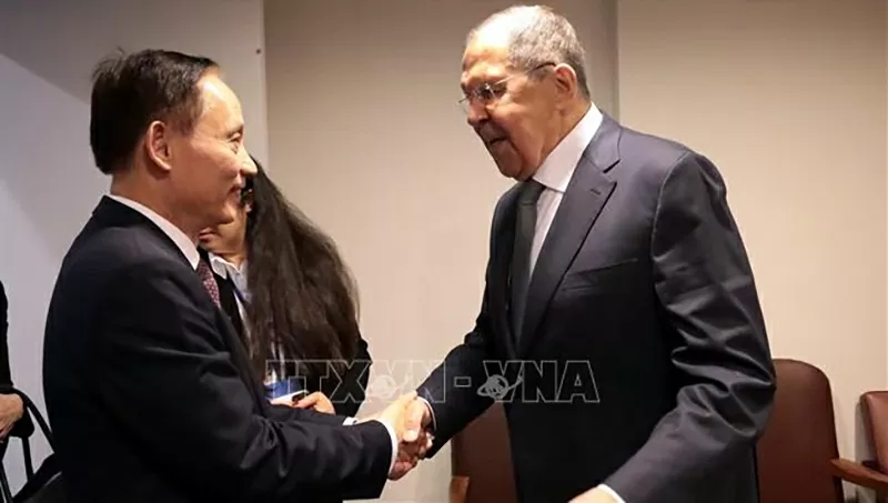 Acting Foreign Minister Le Hoai Trung, Russian Foreign Minister Sergey Lavrov hold meeting Acting Foreign Minister Le Hoai Trung, Russian Foreign Minister Sergey Lavrov hold meeting