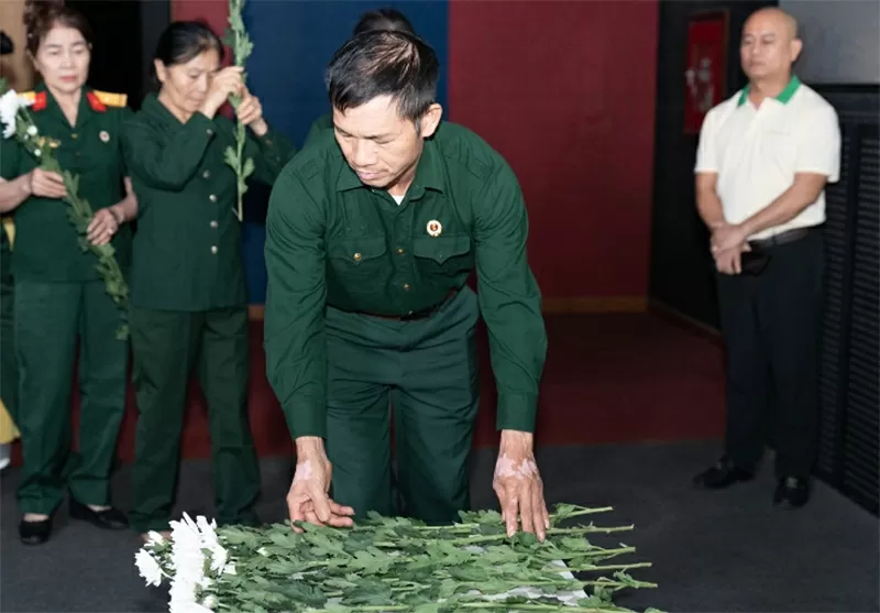 Veterans of gratitude remembered their fallen comrades at the Old Citadel in 1972.