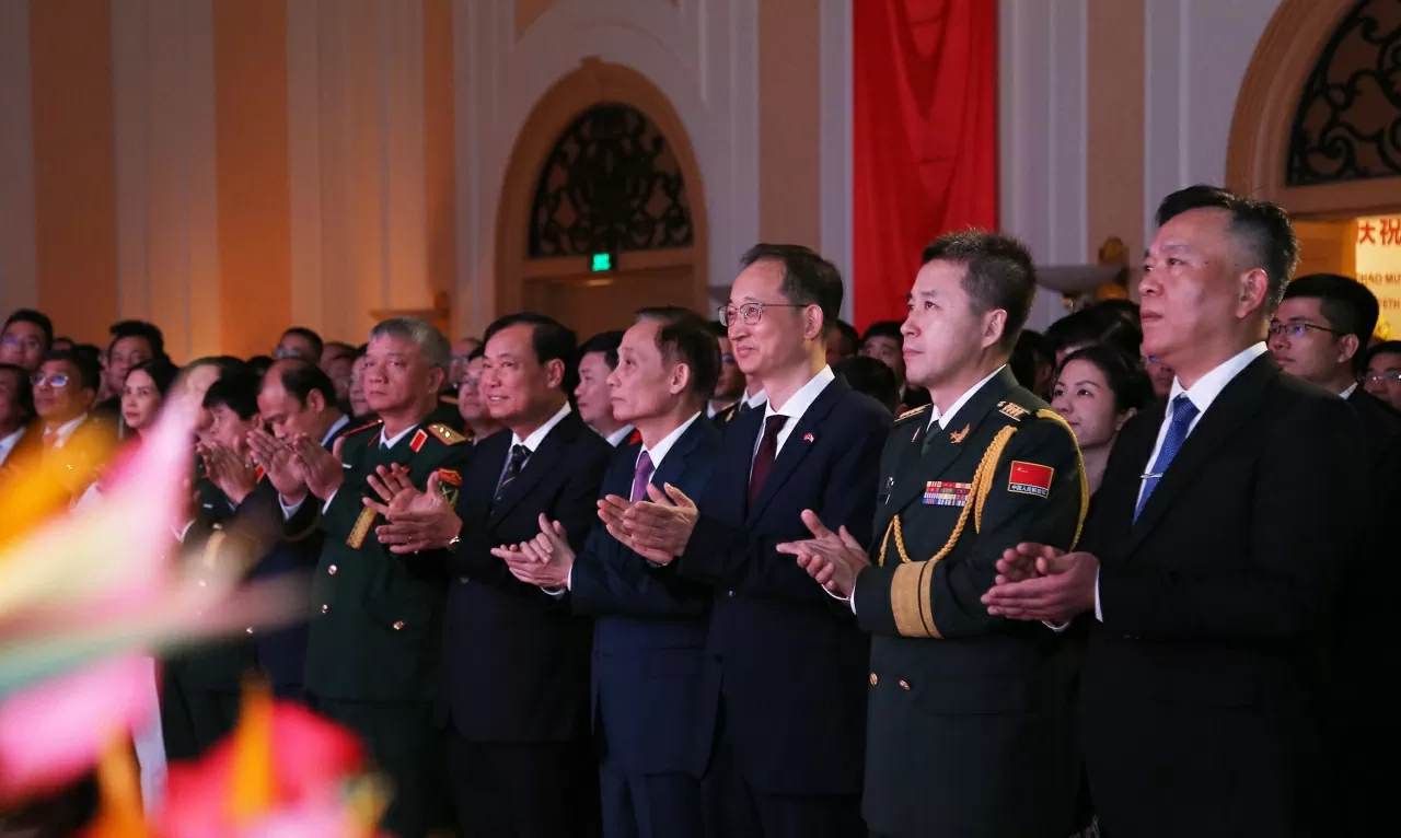 Celebrating China's National Day: Strengthening Vietnam - China friendship in the new era Celebrating China's National Day: Strengthening Vietnam - China friendship in the new era