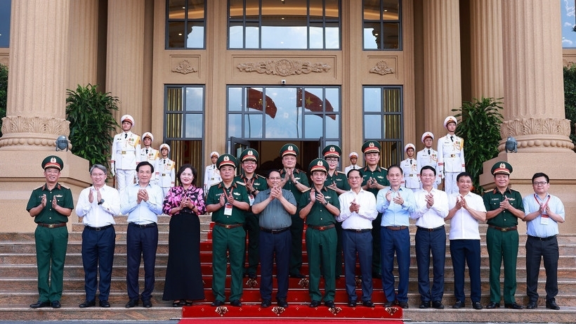 Prime Minister calls for enhanced use of science and technology to strengthen defence industry