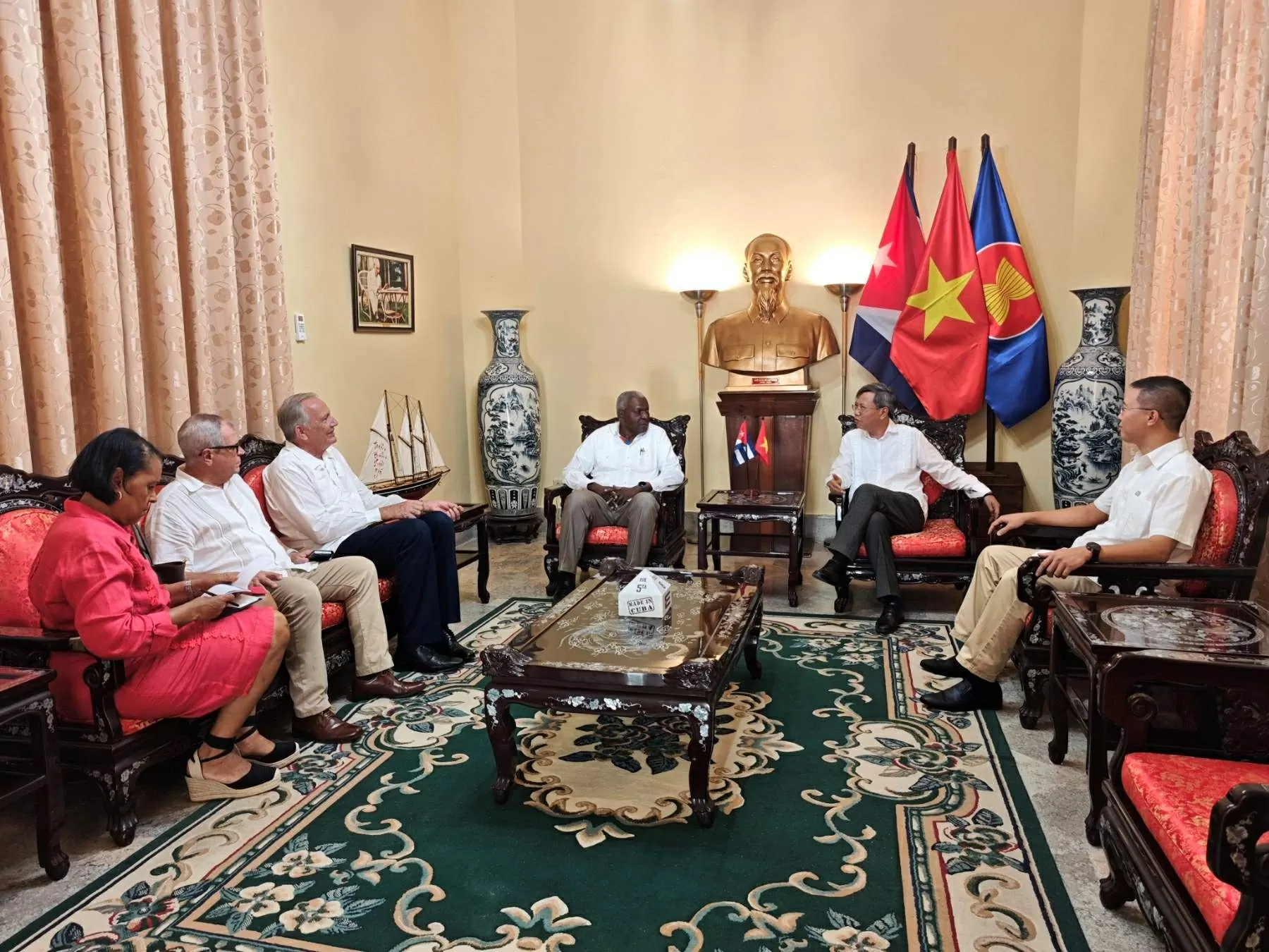 Ambassador Le Quang Long: Cuban top legislator's visit materializes high-level agreements