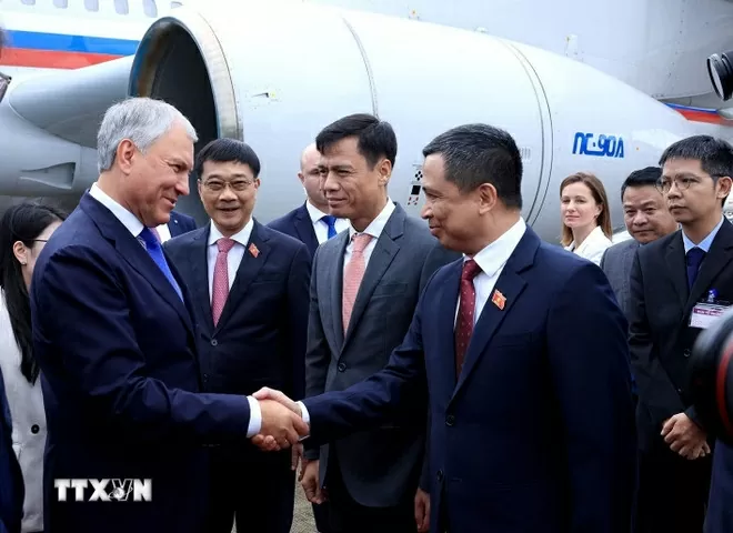 Russian State Duma Chairman arrives in Hanoi, beginning official visit to Vietnam