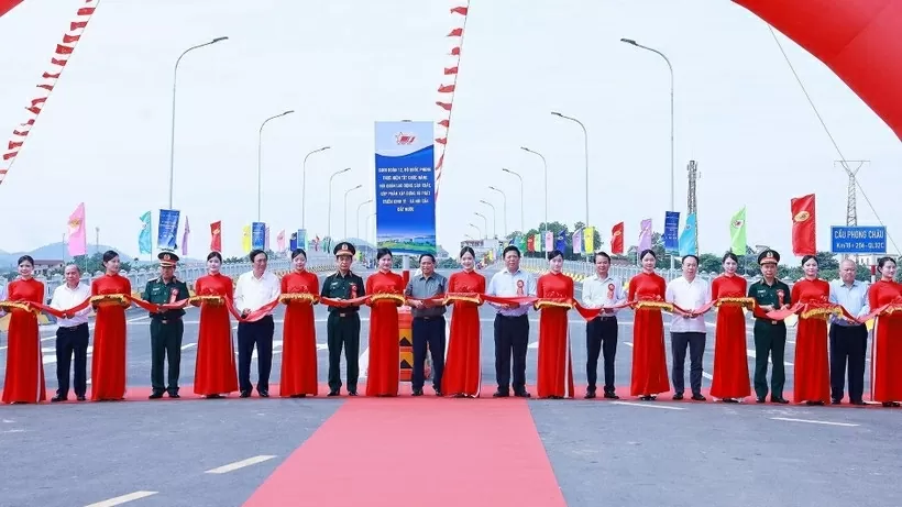 New Phong Chau bridge heals wounds, rekindles trust and happiness: PM