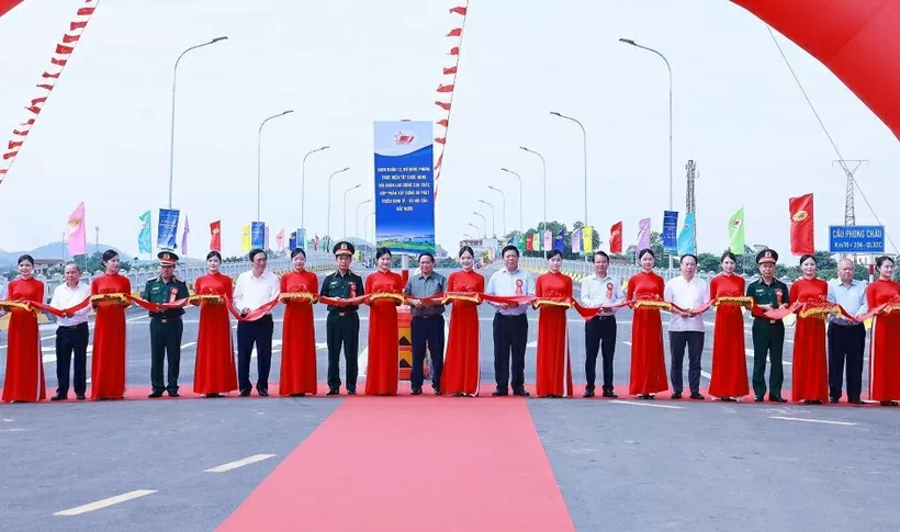 New Phong Chau bridge heals wounds, rekindles trust, happiness: PM