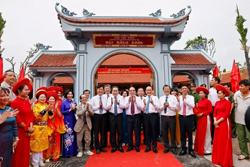 Top legislator attends inauguration of memorial site of late Chairman of NA Standing Committee Top legislator attends inauguration of memorial site of late Chairman of NA Standing Committee