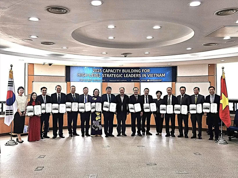 Vietnam, RoK step up cooperation in training strategic-level leaders