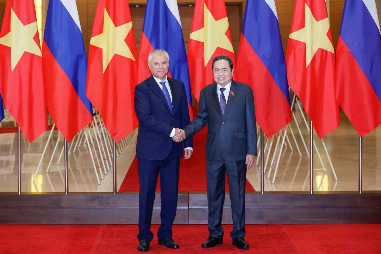NA Chairman Tran Thanh Man, Chairman of Russian State Duma Vyacheslav Volodin hold talks