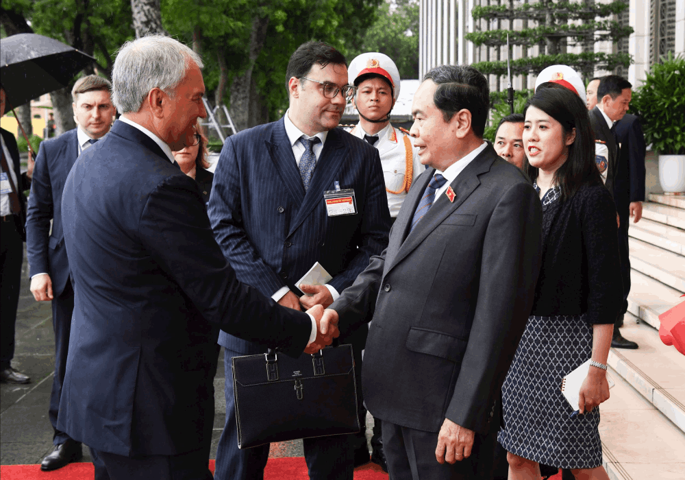 NA Chairman Tran Thanh Man, Chairman of Russian State Duma Vyacheslav Volodin hold talks