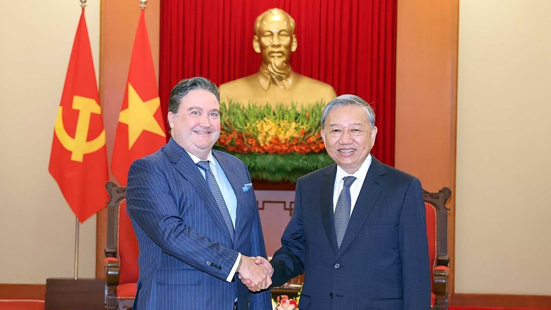 Party General Secretary To Lam welcomes U.S. Ambassador Marc Knapper