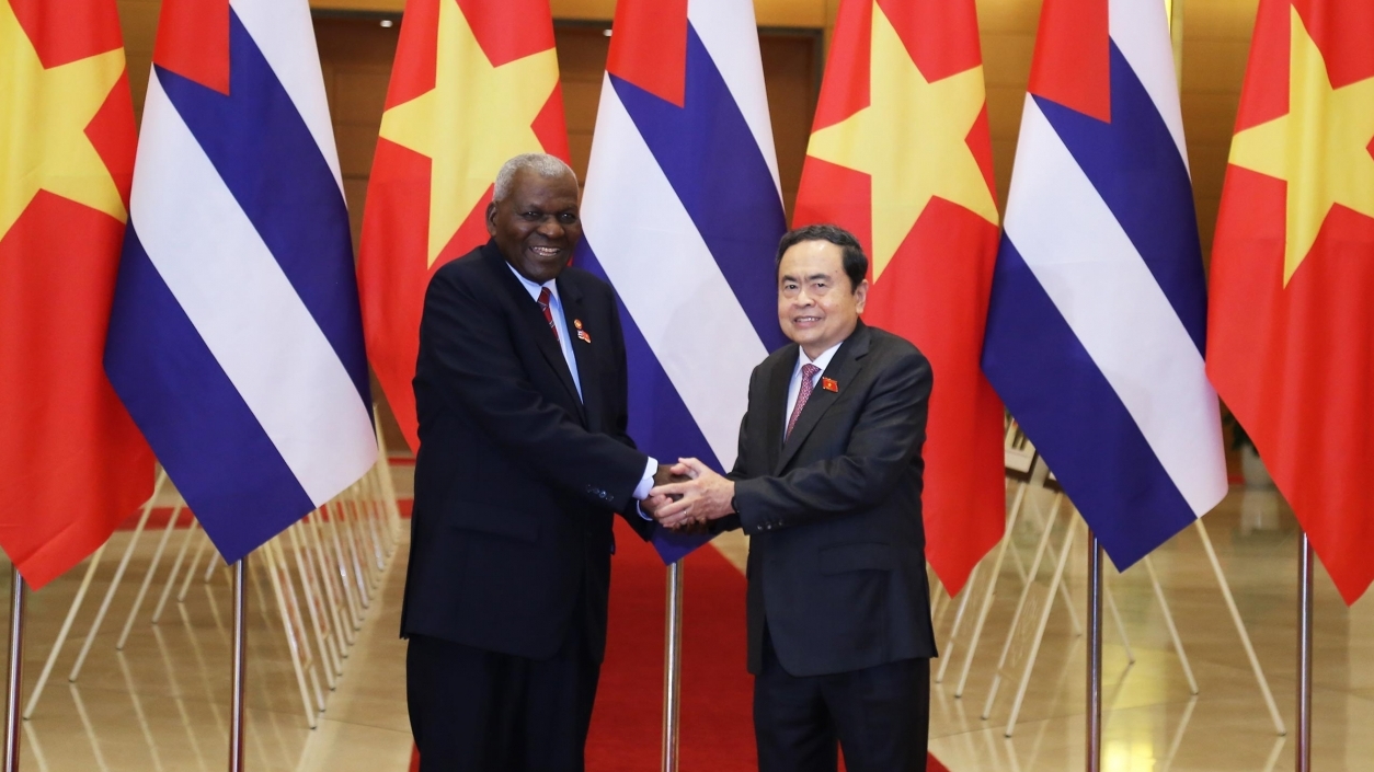 NA Chairman Tran Thanh Man and Cuban top legislator hold talks to strengthen bilateral ties