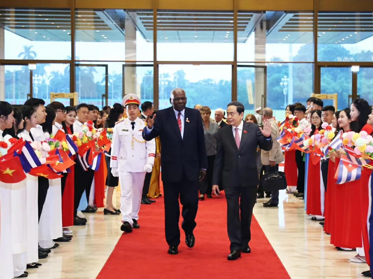 Welcome ceremony held for Cuban National Assembly President Esteban Lazo Hernández