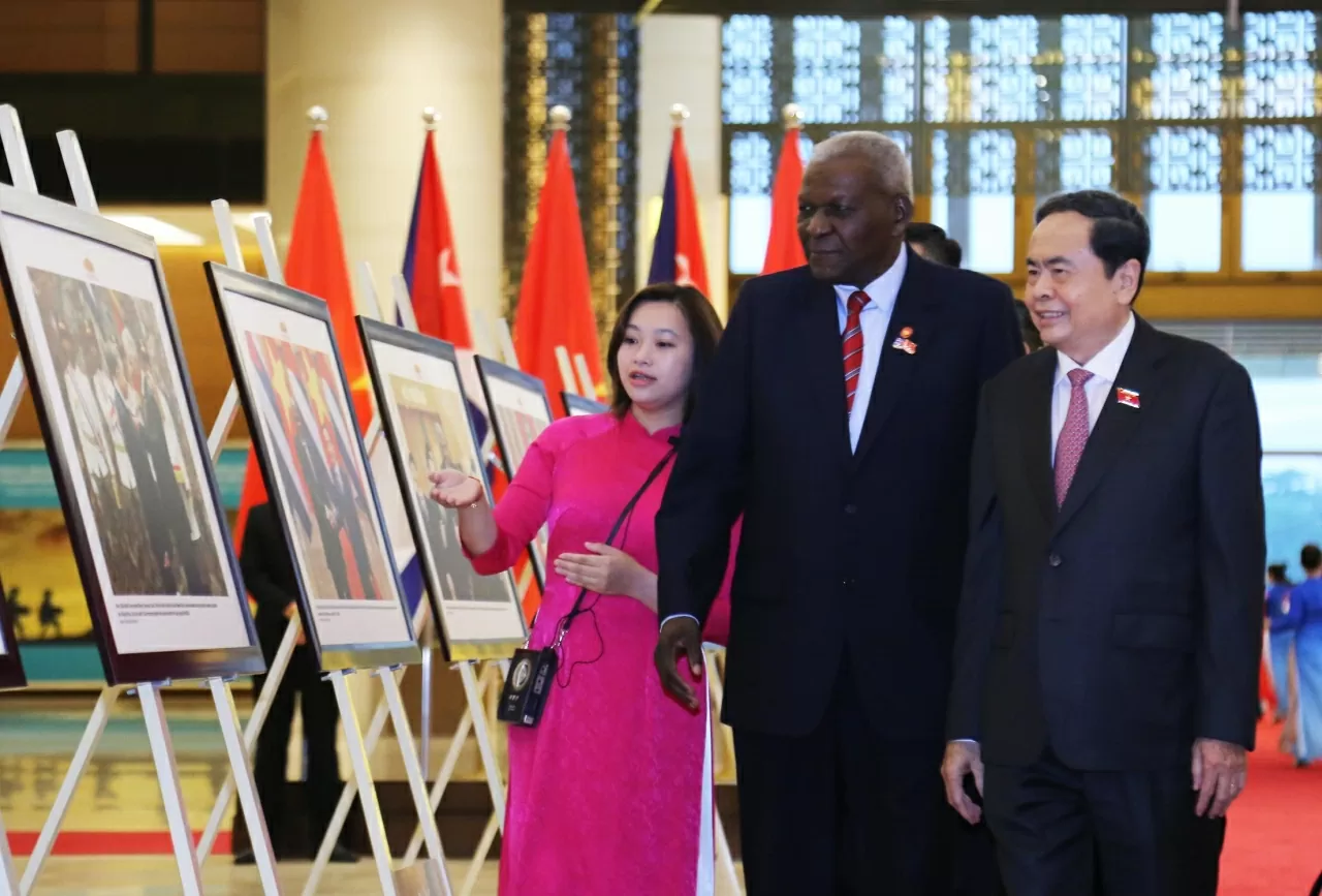 Welcome ceremony held for Cuban National Assembly President Esteban Lazo Hernández