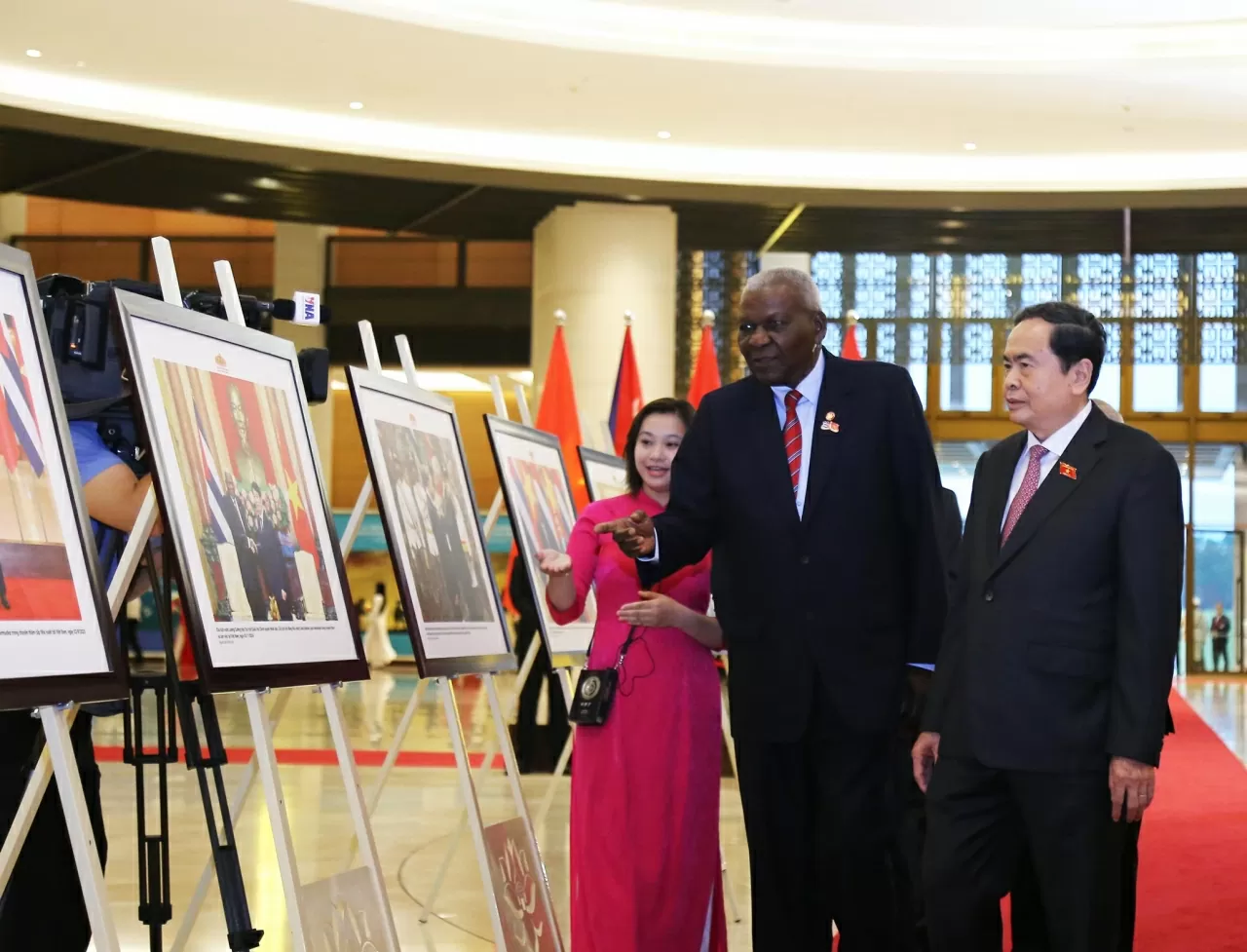 Welcome ceremony held for Cuban National Assembly President Esteban Lazo Hernández