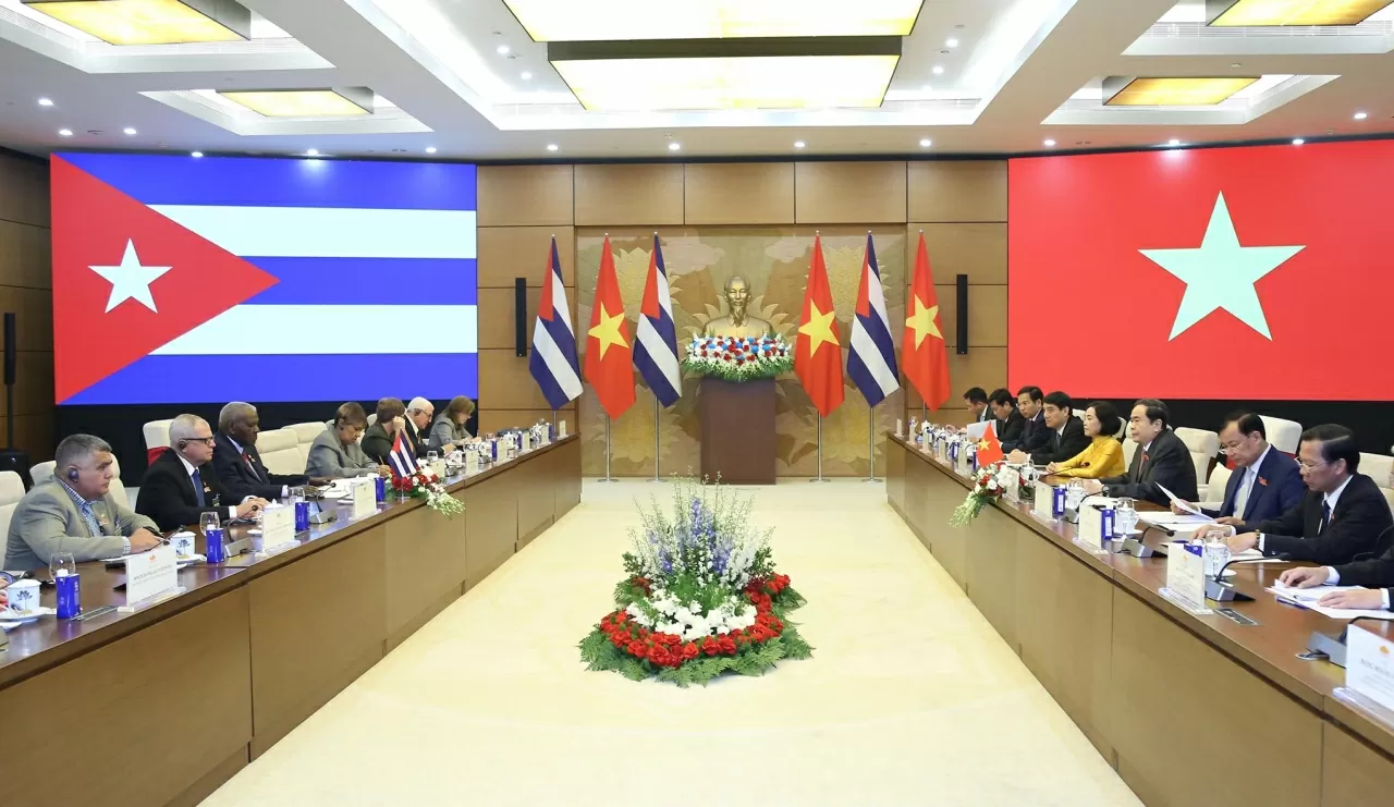 Welcome ceremony held for Cuban National Assembly President Esteban Lazo Hernández