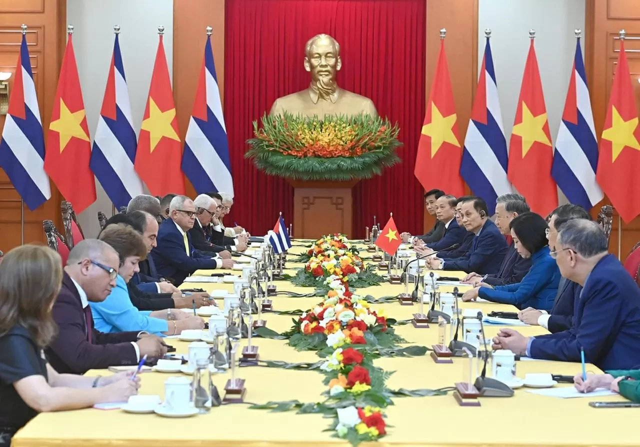 Party General Secretary To Lam hosts top Cuban legislator Esteban Lazo Hernandez