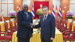 Party General Secretary To Lam hosts top Cuban legislator Esteban Lazo Hernandez