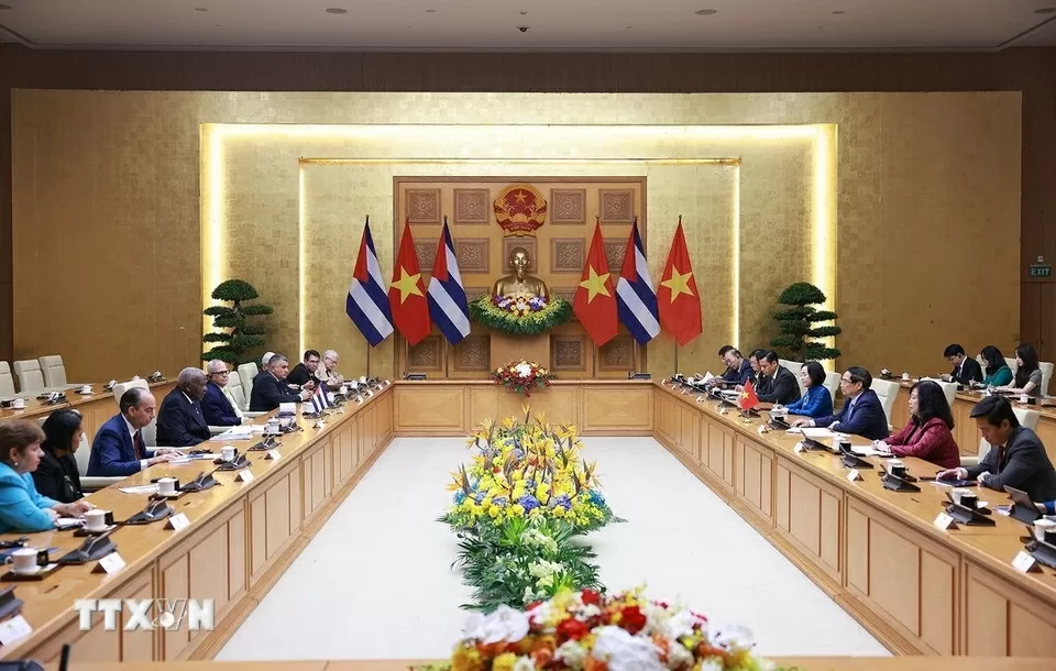 Prime Minister Pham Minh Chinh welcomes Cuban top legislator Esteban Lazo Hernández