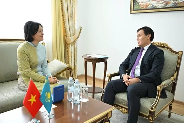 Ambassador Pham Thai Nhu Mai awarded the Dostyk Order of Friendship by the State of Kazakhstan