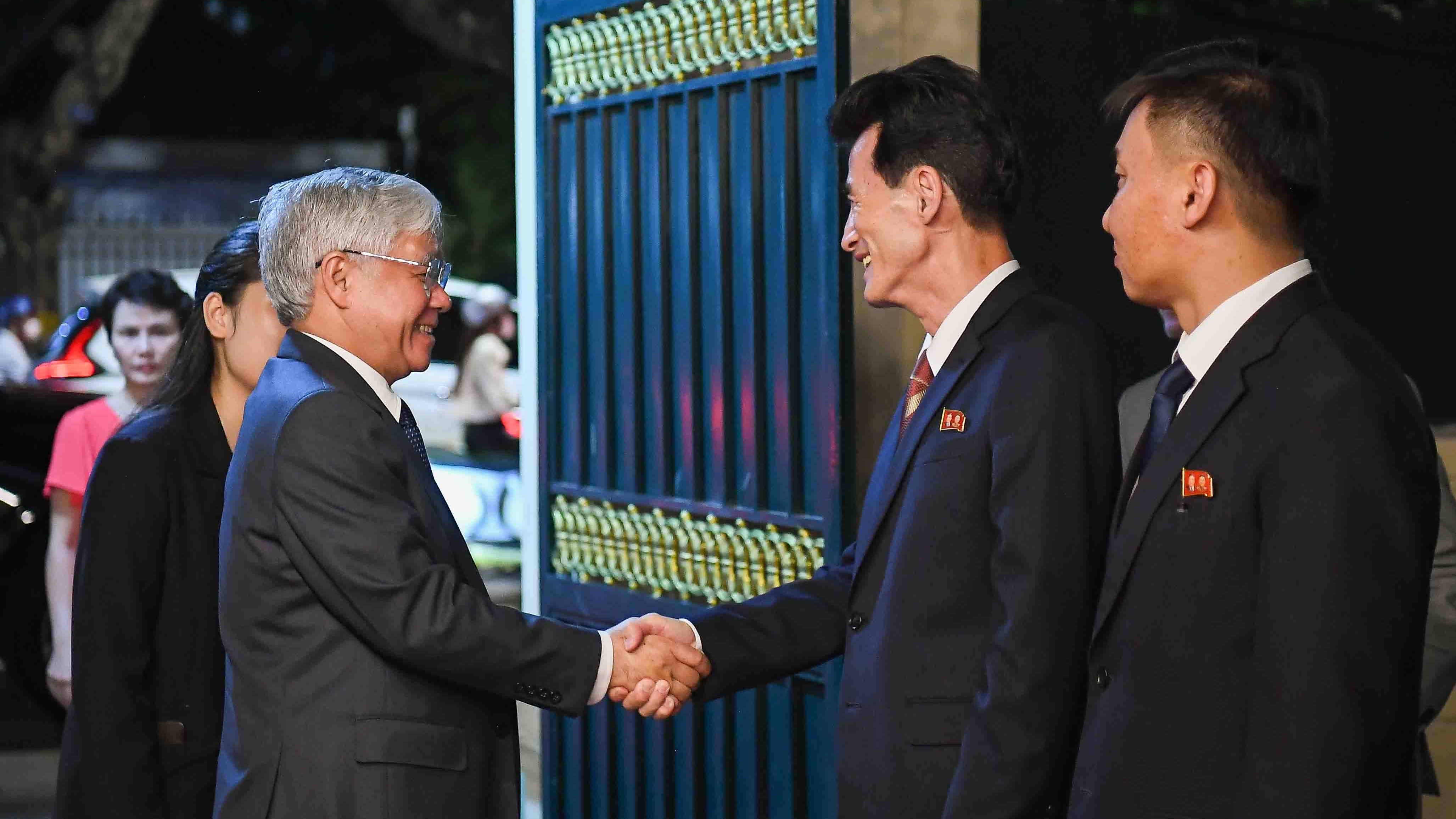 VFF President Do Van Chien attends DPRK recepcion to maintain the tradition of mutual support