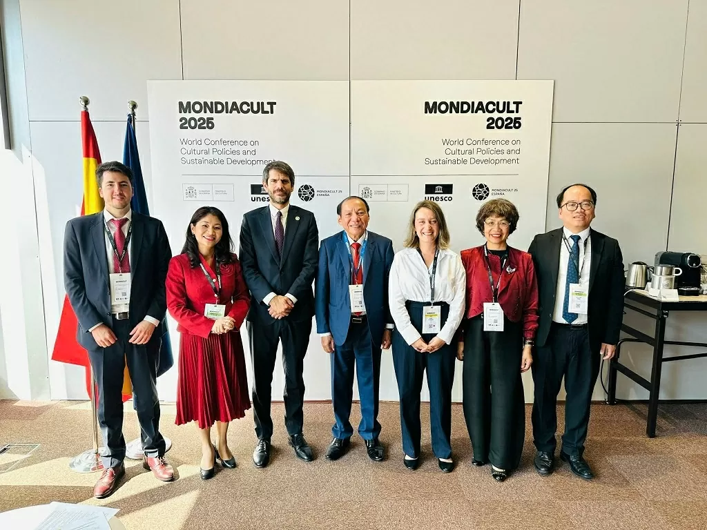 Vietnam proposes initiatives to implement the Decade of Culture for Sustainable Development: Minister Vietnam proposes initiatives to implement the Decade of Culture for Sustainable Development: Minister