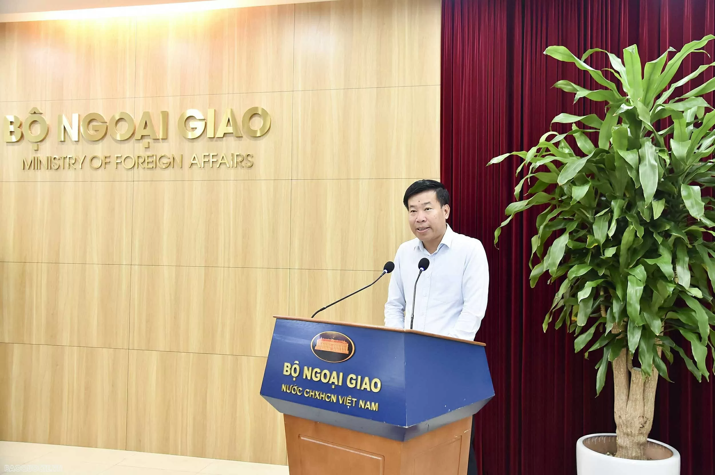 Ministry of Foreign Affairs launches fundraising to support Typhoon No. 10 victims