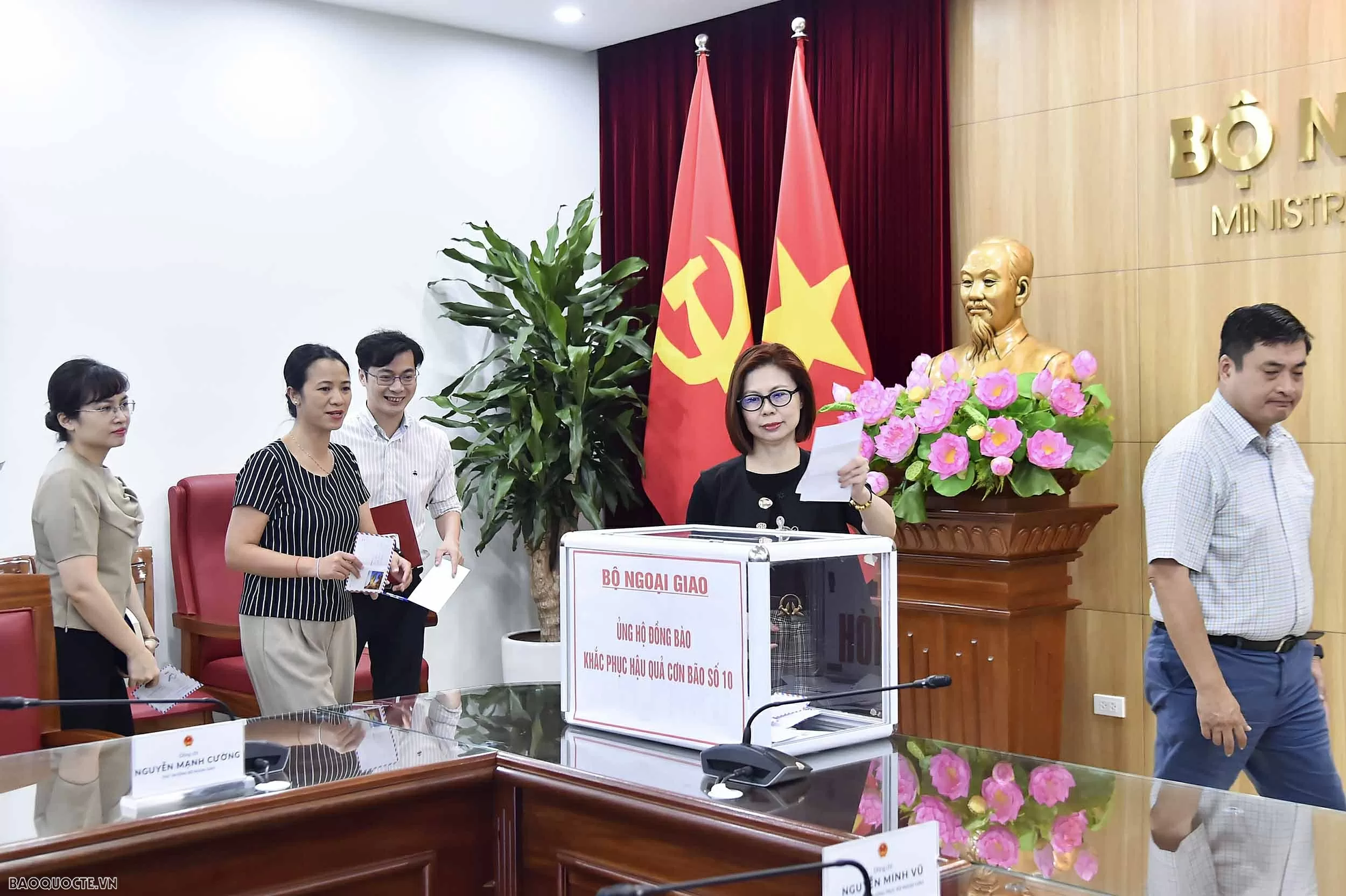 Ministry of Foreign Affairs launches fundraising to support Typhoon No. 10 victims