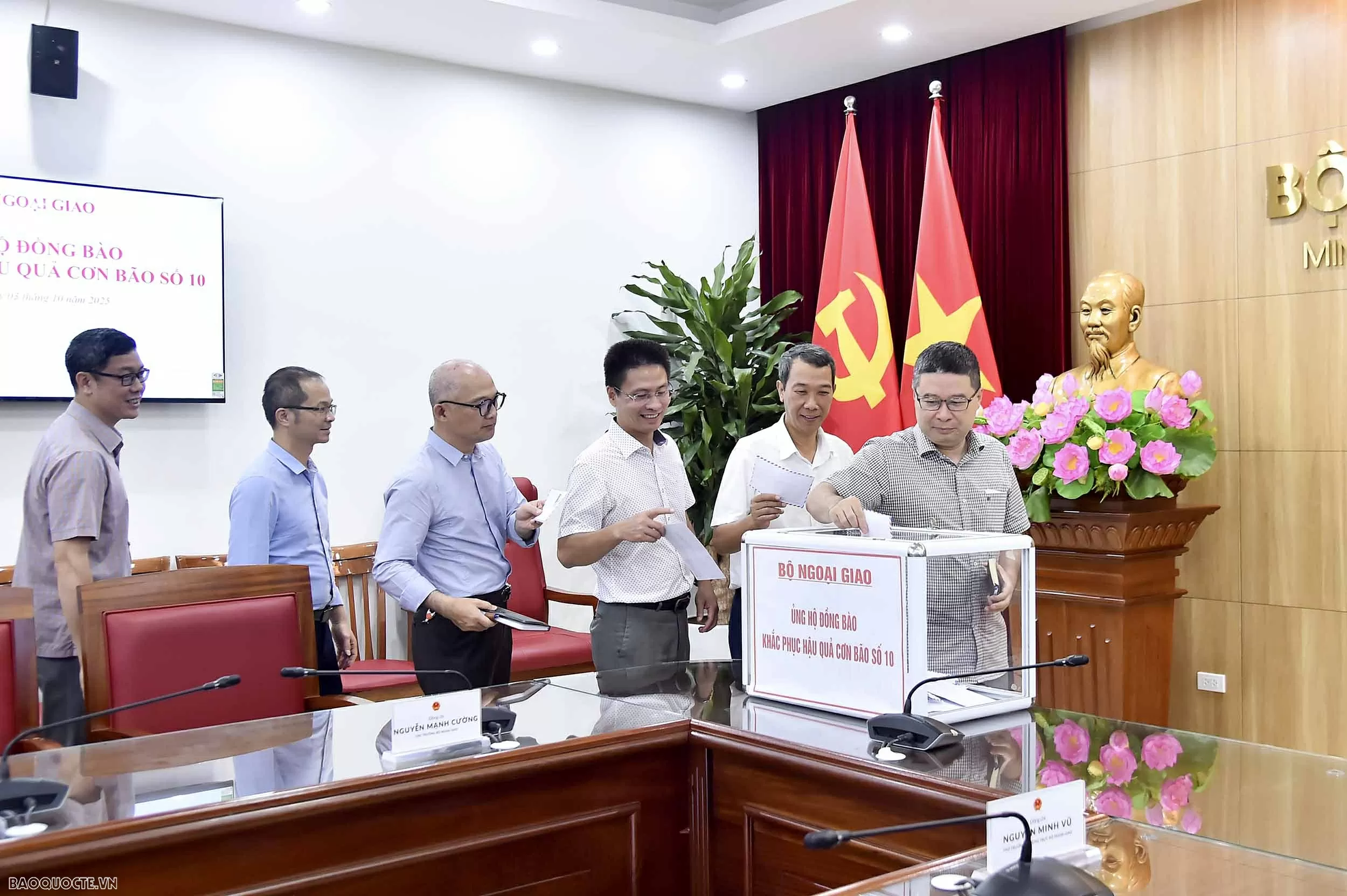 Ministry of Foreign Affairs launches fundraising to support Typhoon No. 10 victims