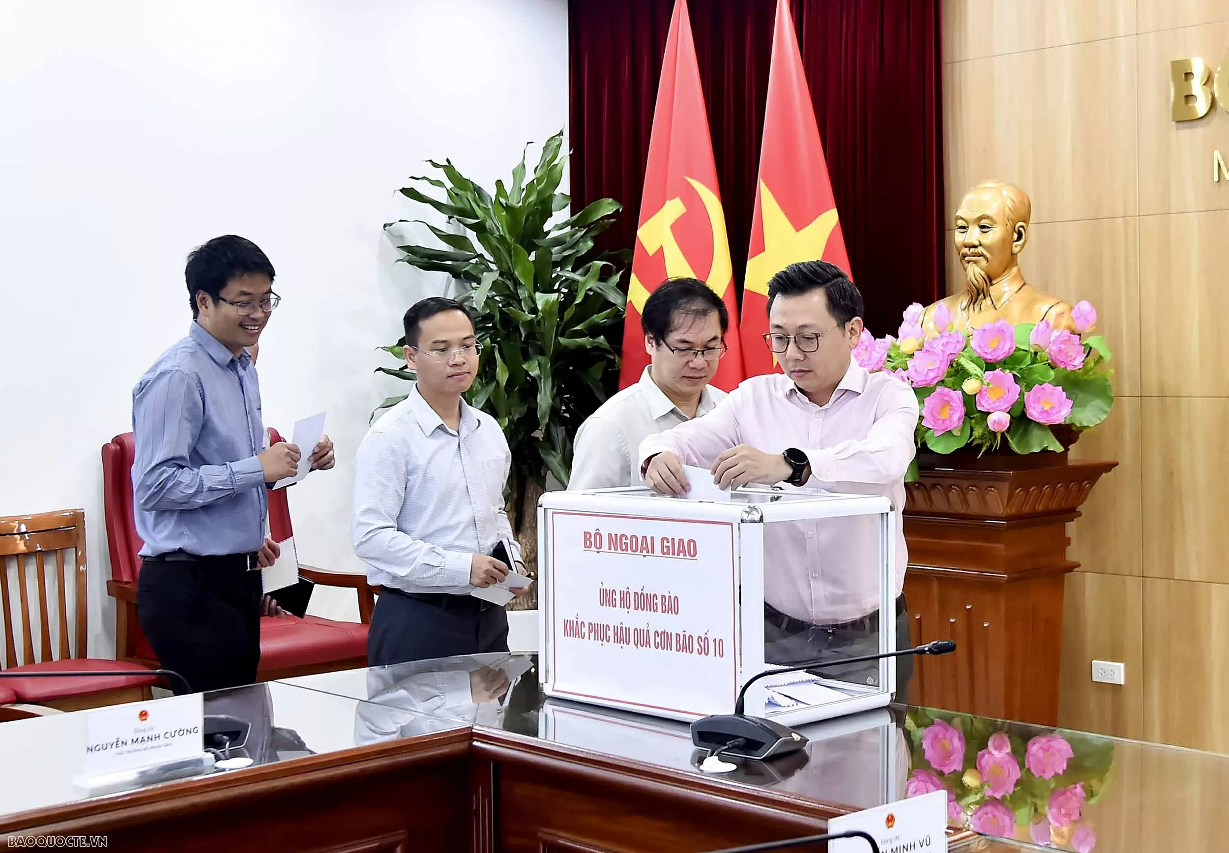 Ministry of Foreign Affairs launches fundraising to support Typhoon No. 10 victims