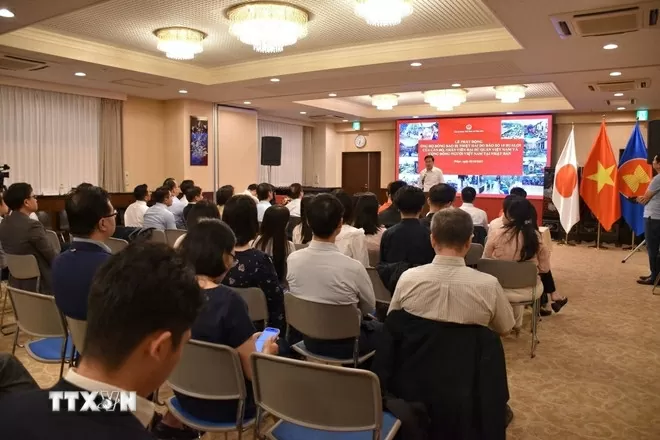 Vietnamese Embassy in Japan joins hands to support Typhoon No. 10 victims Vietnamese Embassy in Japan joins hands to support Typhoon No. 10 victims