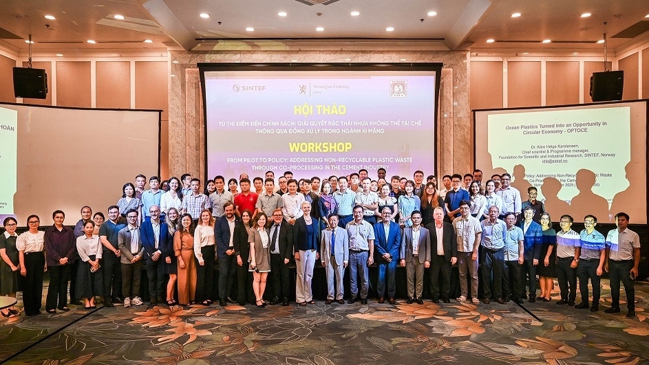 Norway shares experience in turning waste into 'black gold' with Vietnam