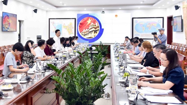 Vietnam seeks to improve regulations on international conferences and seminars