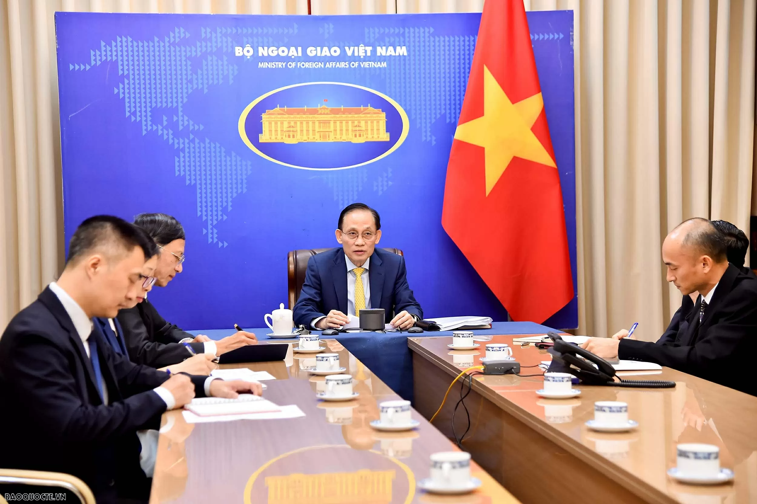 Acting Foreign Minister Le Hoai Trung holds phone call with Thai Foreign Minister Sihasak Phuangketkeow Acting Foreign Minister Le Hoai Trung holds phone call with Thai Foreign Minister Sihasak Phuangketkeow