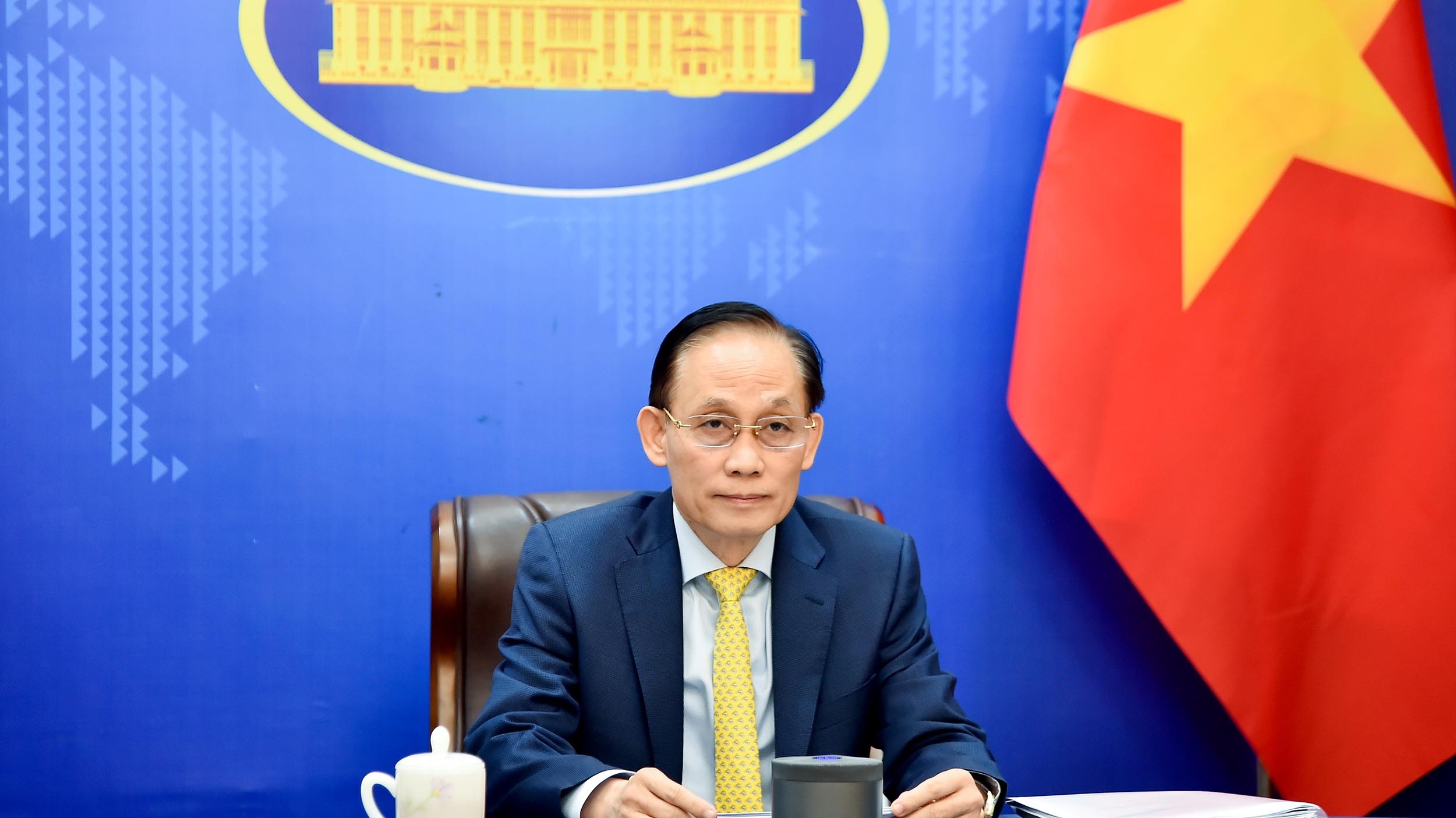 Congratulatory letter from Party Central Committee Secretary, Acting Minister of Foreign Affairs Le Hoai Trung for the National Boundary Commission