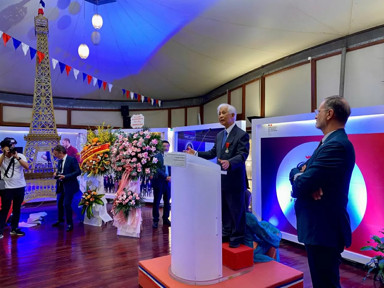 A bridge of scientific cooperation and friendship between Vietnam and France A bridge of scientific cooperation and friendship between Vietnam and France