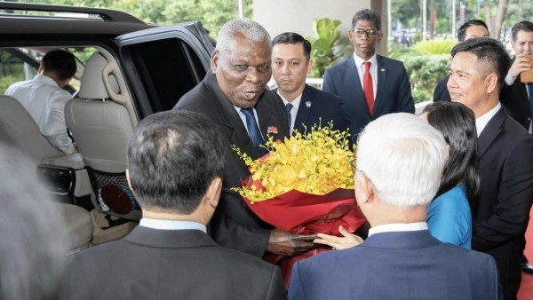 Cuban top legislator Esteban Lazo strengthens ties with Ho Chi Minh City during official Vietnam visit
