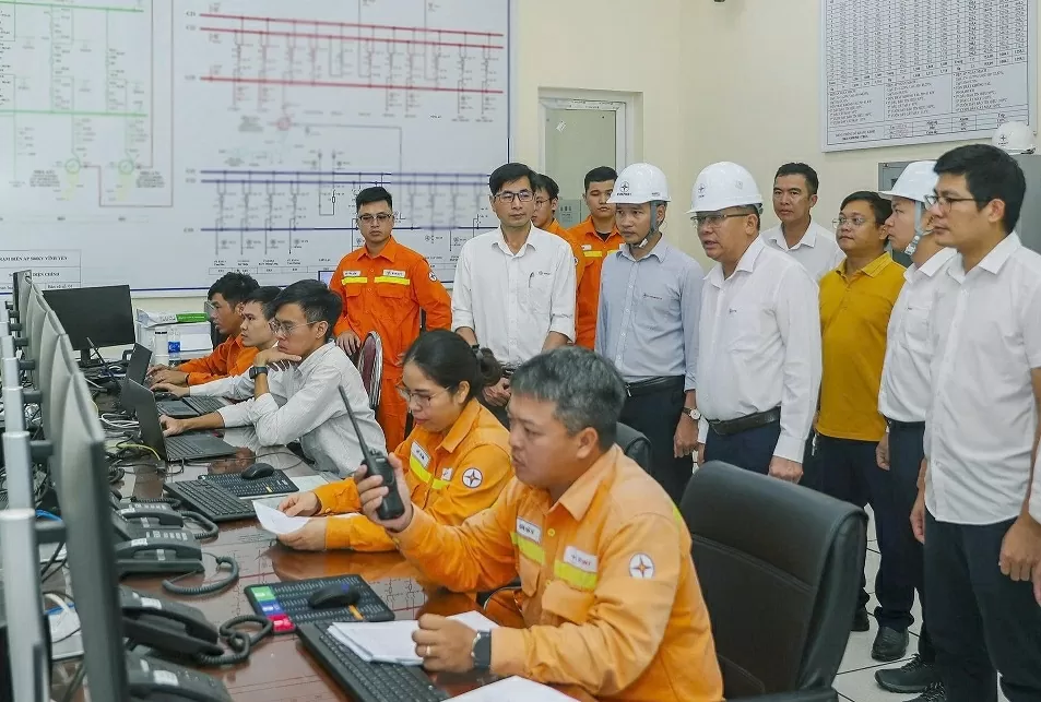 500 kV Lao Cai–Vinh Yen Transmission Line successfully energised, eight months ahead of schedule