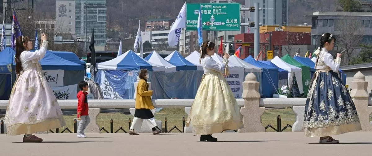 Foreign tourists seeking K-content experiences boost consumption Korea: Foreign tourists seeking K-content experiences boost consumption