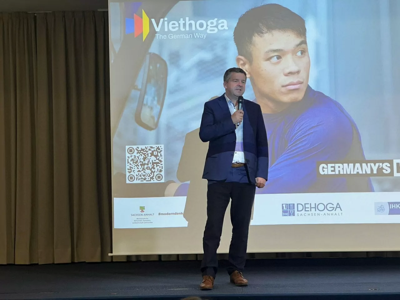 Welcome ceremony for Vietnamese trainees in the Viethoga Project in Germany Welcome ceremony for Vietnamese trainees in the Viethoga Project in Germany