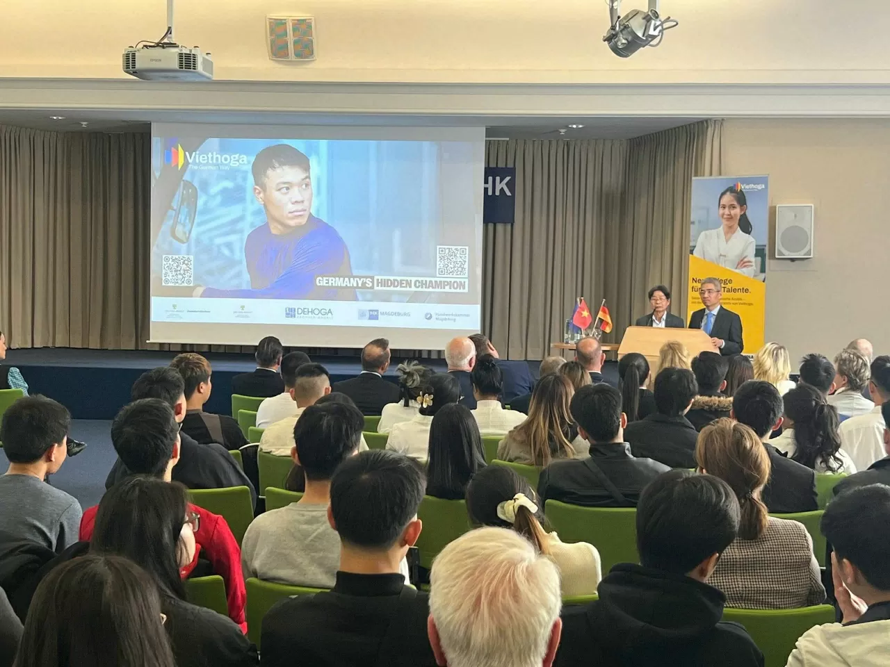 Welcome ceremony for Vietnamese trainees in the Viethoga Project in Germany